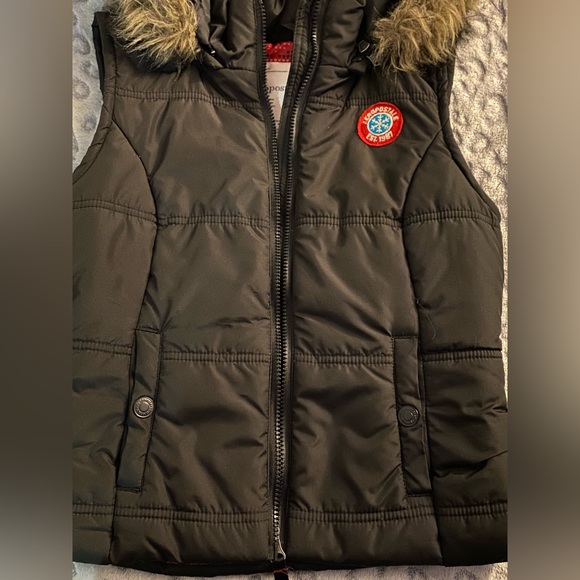Aeropostale Black Detachable Hood Puffer Vest - Picture 9 of 9